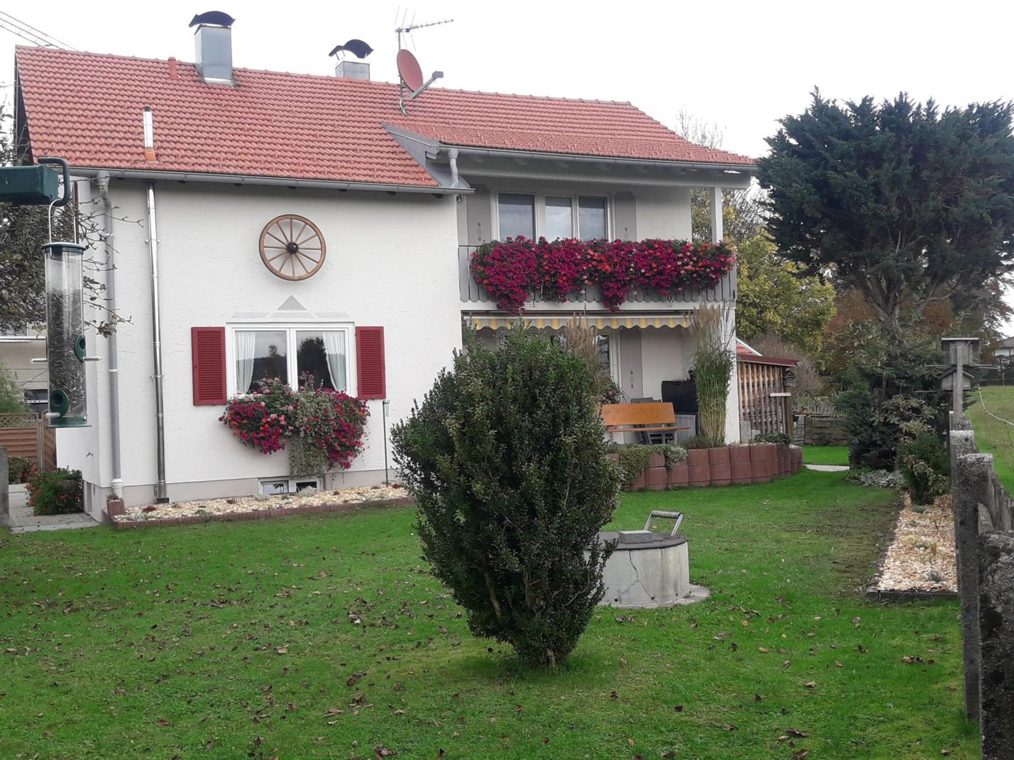 Gaestehaus Reisacher - Mehrbettzimmer Peiting Exterior foto